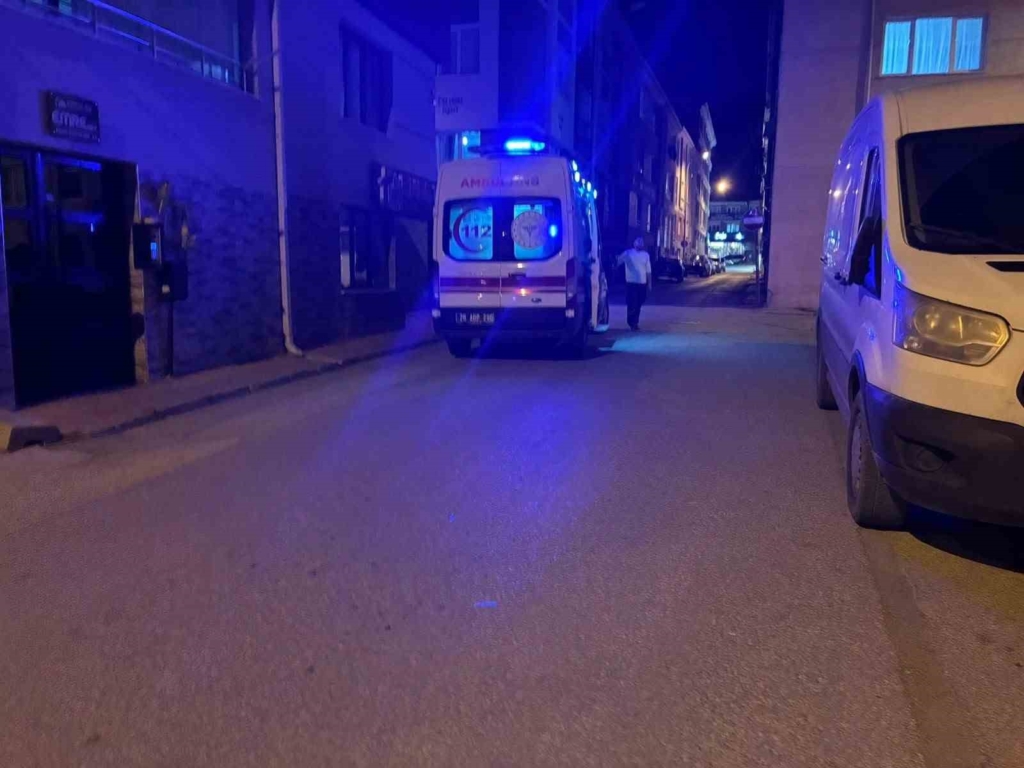 Eskişehir’de otomobile yandan çarpan motosikletli yaralandı