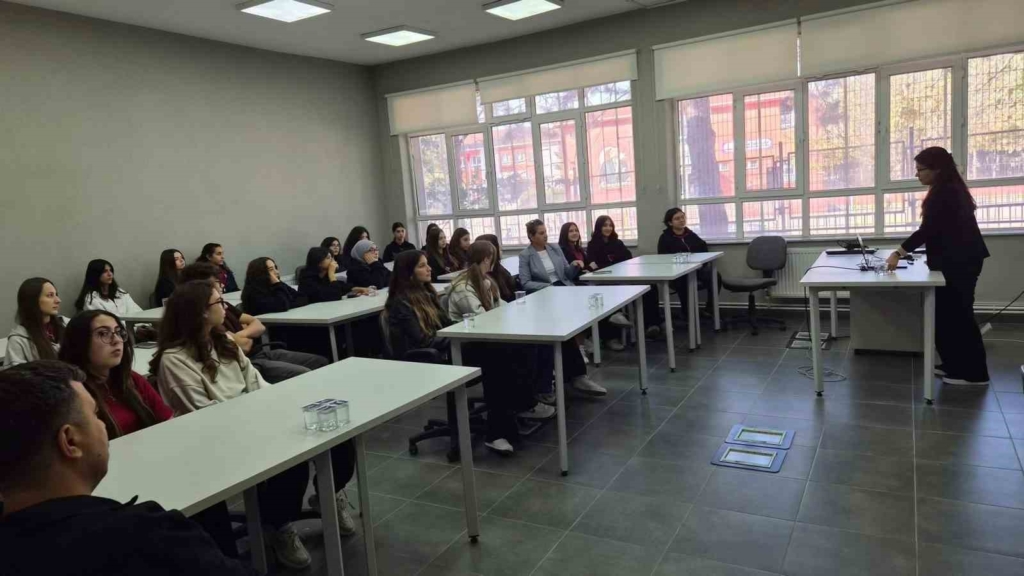 Eskişehir Model Fabrika, İstanbul’dan gelen lise öğrencilerini ağırladı