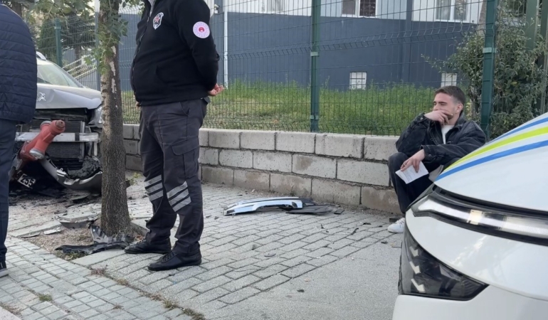 Alkollü sürücünün karıştığı kazada ters yöne giren SUV araç hurdaya döndü, 1 kişi yaralandı