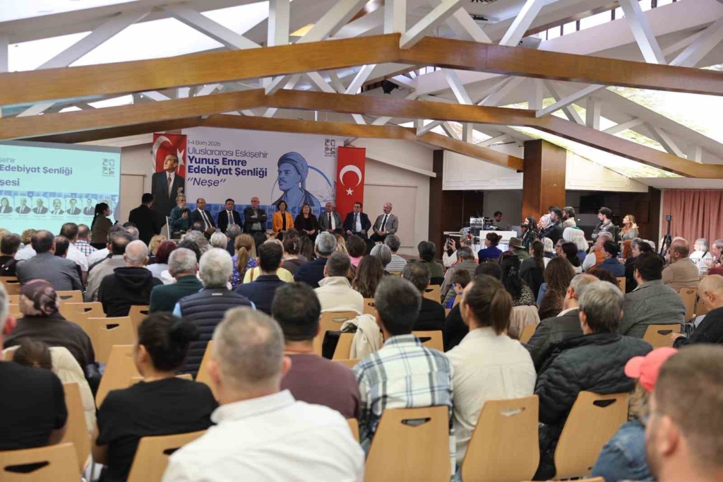 Eskişehir’in ’Neşe’si Uluslararası Yunus Emre Edebiyat Şenliği oldu