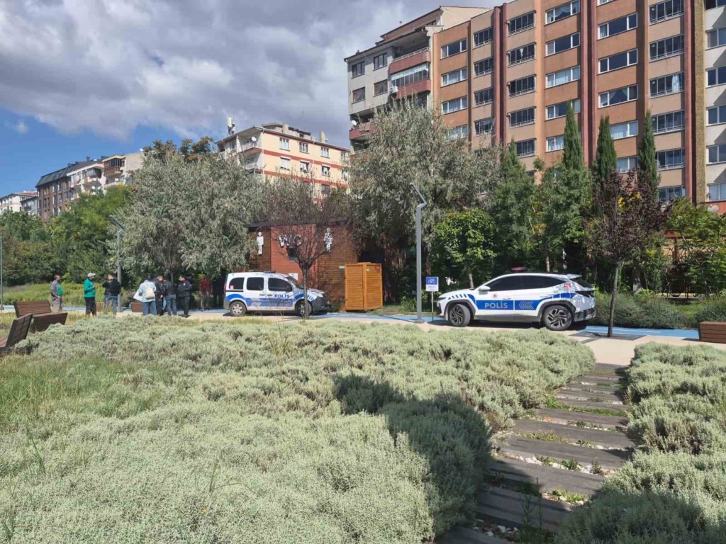 Eskişehir’de tuvalette bir şahıs silahla vurulmuş halde ölü bulundu