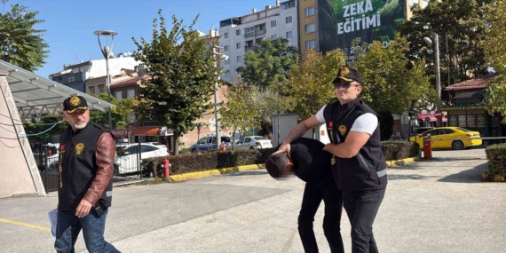 Öğrenciden zorla 100 TL alan R.A.’ya ev hapsi