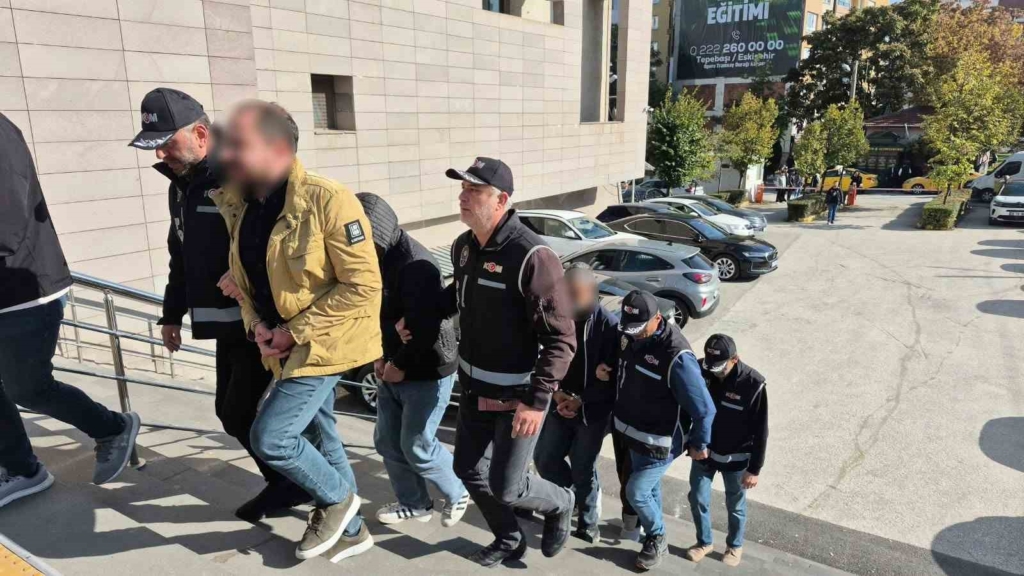 Eskişehir merkezli 3 ilde 60 milyon TL’lik tefeci operasyonu: 5 gözaltı