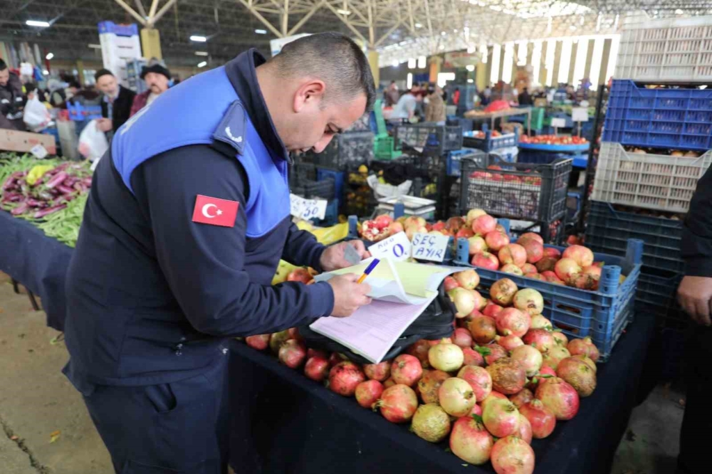 Odunpazarı Belediyesi’nden pazarlarda elektronik tartı denetimi