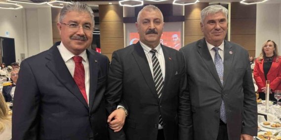Şehit babası Alişan Şahin ile Vali Erdinç Yılmaz resepsiyonda buluştu
