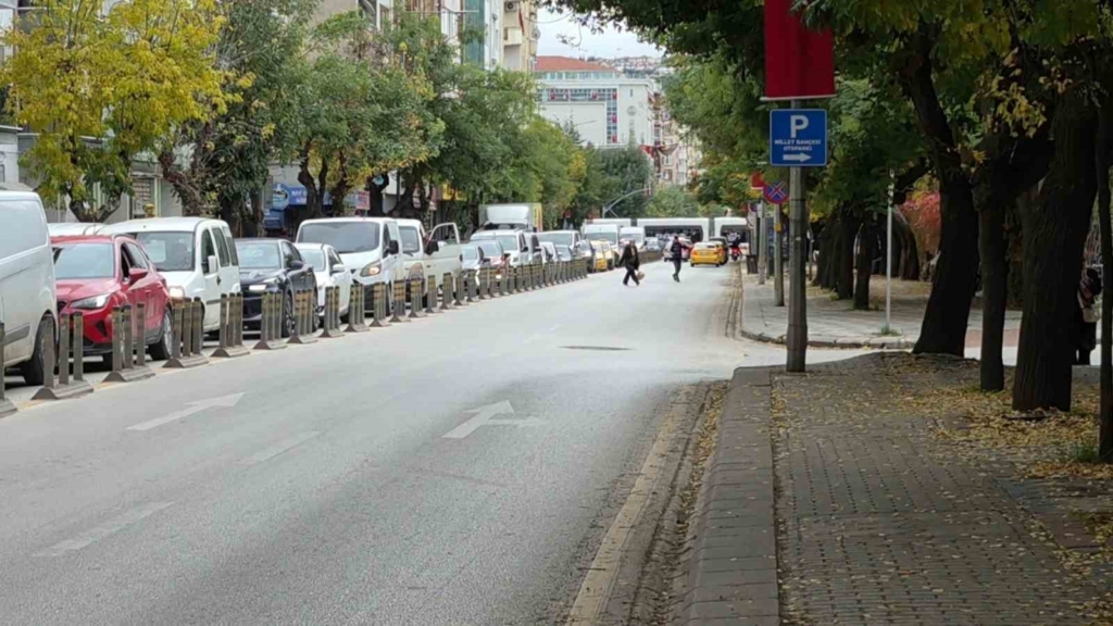 İnşaat çalışması trafiği kilitledi