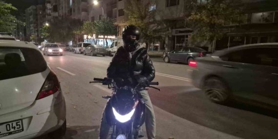 Eskişehir’de tartıştığı motosikletlinin üzerine yürüyen kadın şikayet edildi