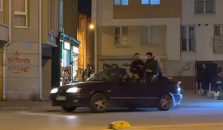 Eskişehir’de seyir halindeki otomobilde tehlikeli hareketler dikkat çekti