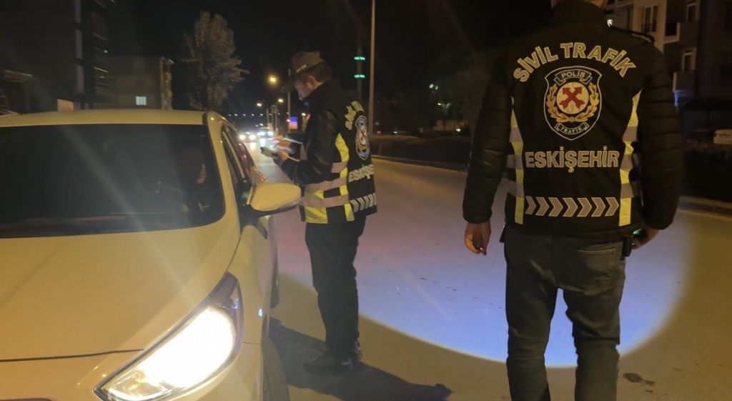 Eskişehir’de ikinci kez alkollü yakalanan sürücüye 50 bin lira ceza