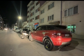 Eskişehir’de 1.90 promil alkollü sürücü park halindeki araca çarptı