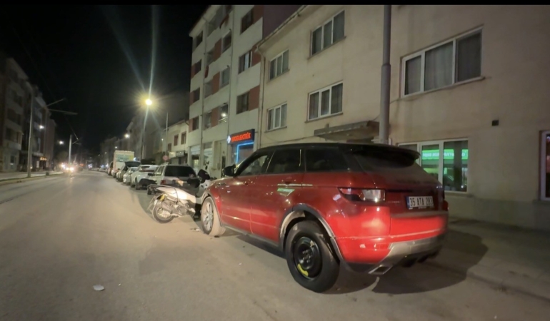 Eskişehir’de park halindeki SUV’ye çarpan sürücü alkollü çıktı