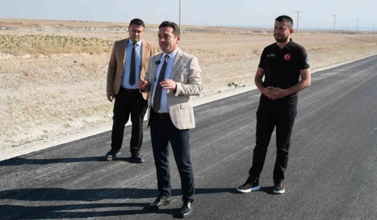 Sivrihisar-Çeltik bağlantı yolunda yeni bölüm için asfalt başladı