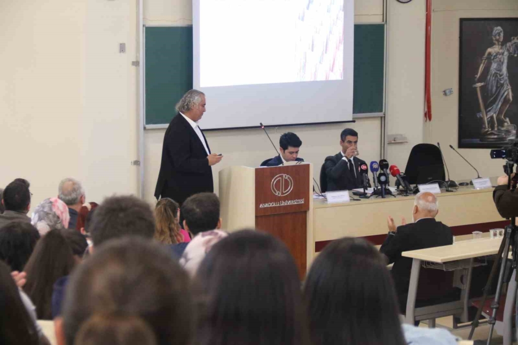 Eskişehir’de "Sanal Ortamda Bahis, Şans Oyunları ve Kumarla Mücadele Paneli" düzenlendi
