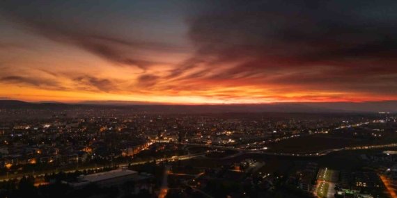 Eskişehir’de gün batımının renkleri havadan görüntülendi