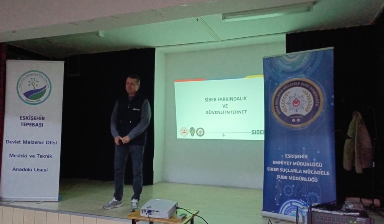 Eskişehir’de 146 öğrenci ve 6 öğretmene siber suç bilgilendirmesi