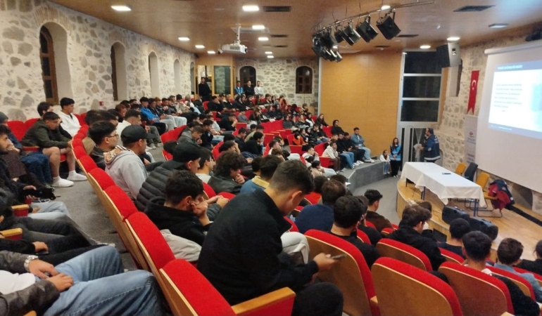 Eskişehir’de 565 kişiye uyuşturucuyla mücadele eğitimi