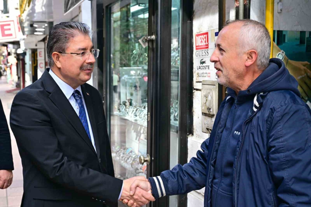 Vali Yılmaz, İsmet İnönü-1 Caddesi esnafını ziyaret etti