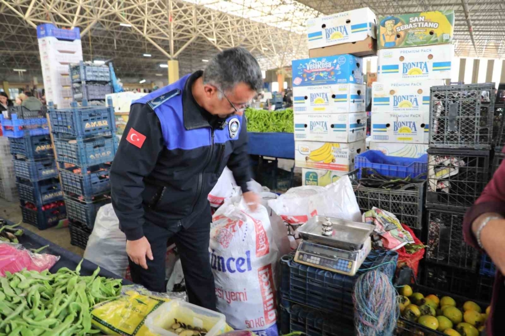 Odunpazarı Belediyesi’nden pazarlarda elektronik tartı denetimi